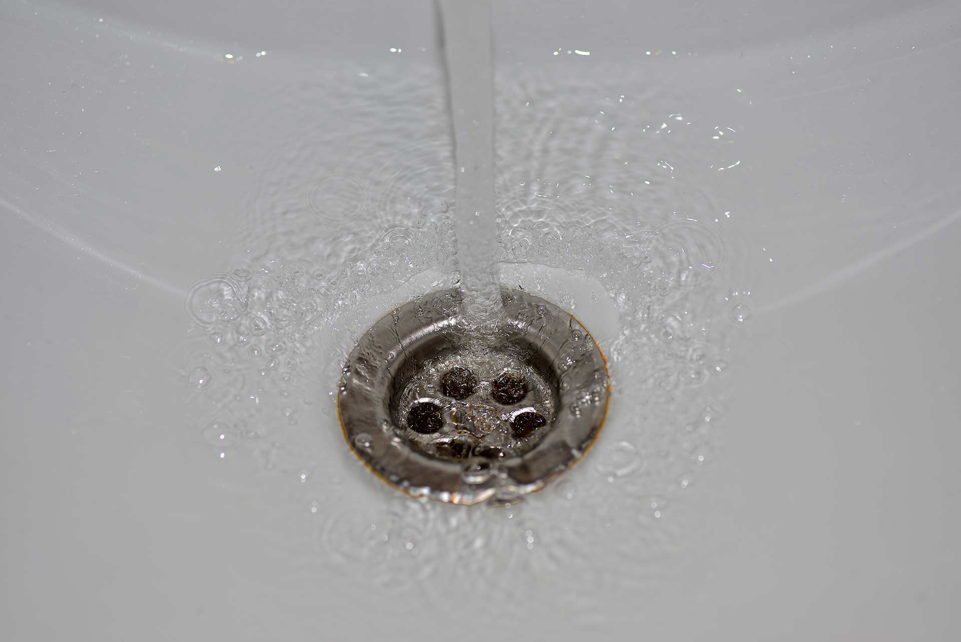A2B Drains provides services to unblock blocked sinks and drains for properties in Wellingborough.
